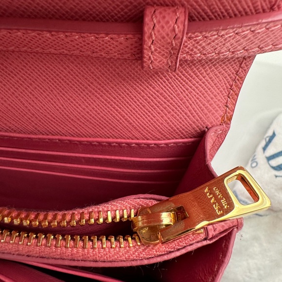 Prada Saffiano Tessuto Bubble Pink crossbody - Picture 8 of 11